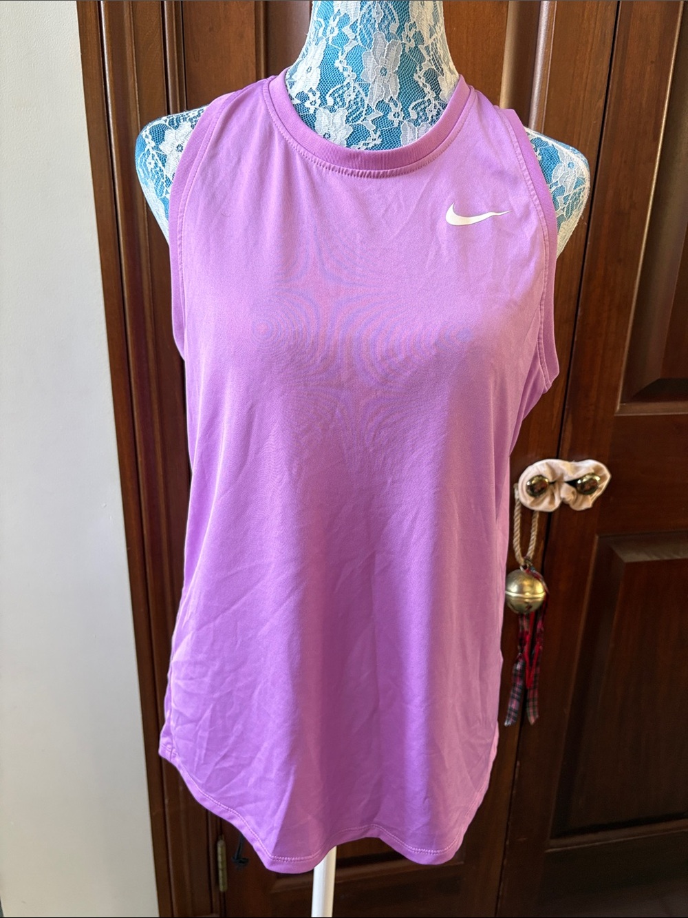 Nike Athletic Tank Top Dri-Fit “tee”violet/white branding sleeveless Crewnec